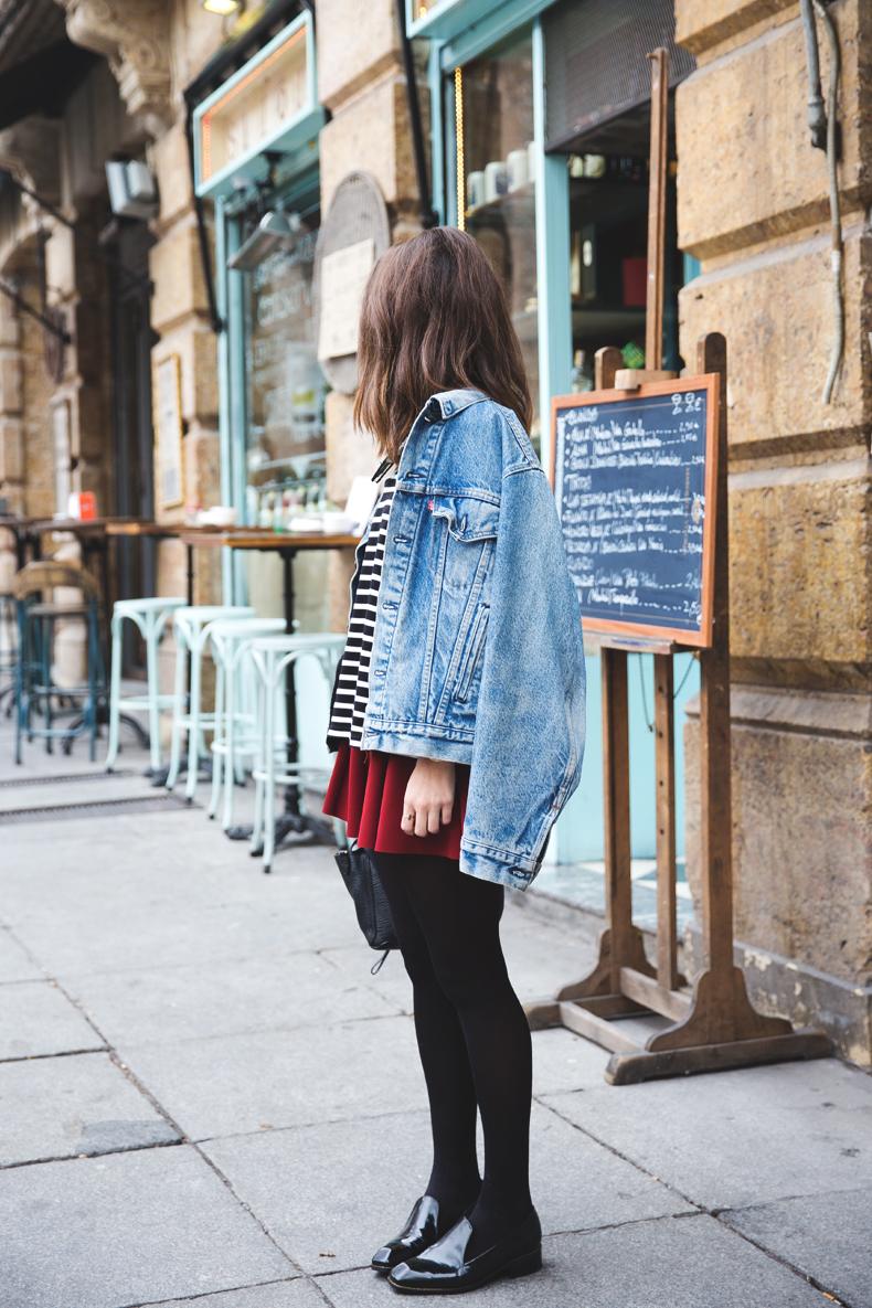 Vintage_Levis-Red_Skirt-Striped_Top-Loafers-Street_Style-Outfit-20