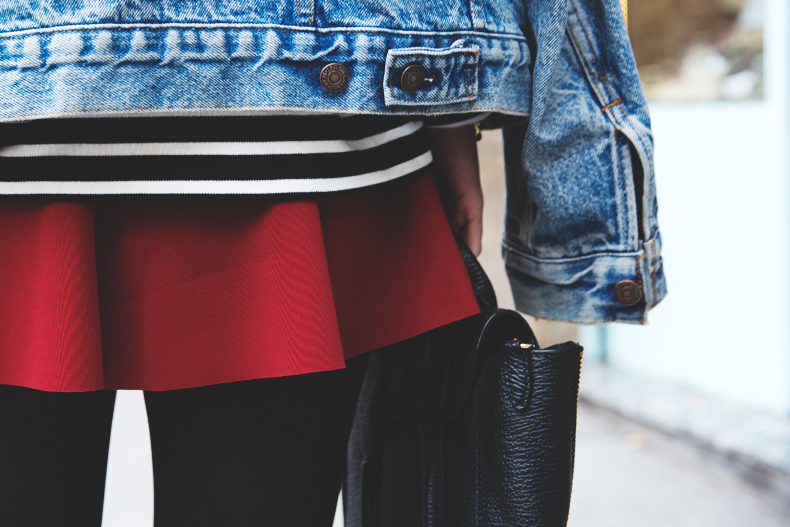Vintage_Levis-Red_Skirt-Striped_Top-Loafers-Street_Style-Outfit-14