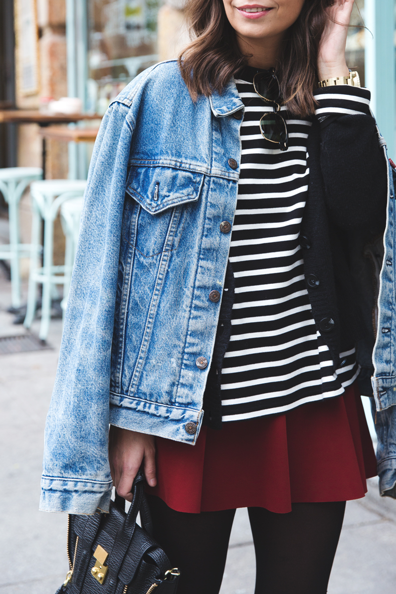Vintage_Levis-Red_Skirt-Striped_Top-Loafers-Street_Style-Outfit-15