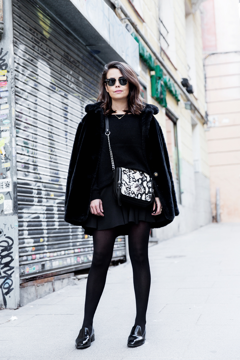 Lace_Sweater-Neoprene_Skirt-Loafers-Outfit-Street_Style-Snake_Bag-Fur_Coat-8