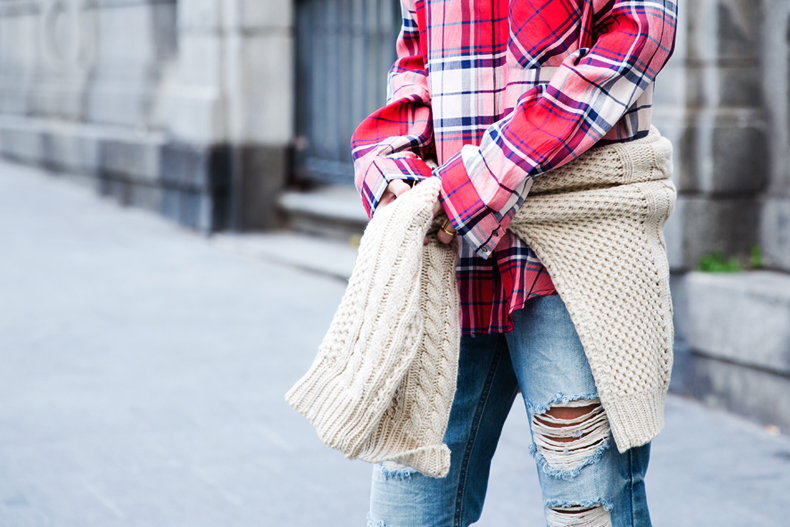 Ripped_JEans-Asos-Checked_Shirt-Denim-Collage_Vintage-Street_Style-outfit-43