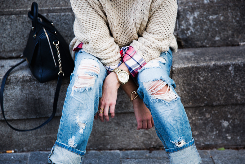Ripped_JEans-Asos-Checked_Shirt-Denim-Collage_Vintage-Street_Style-outfit-45