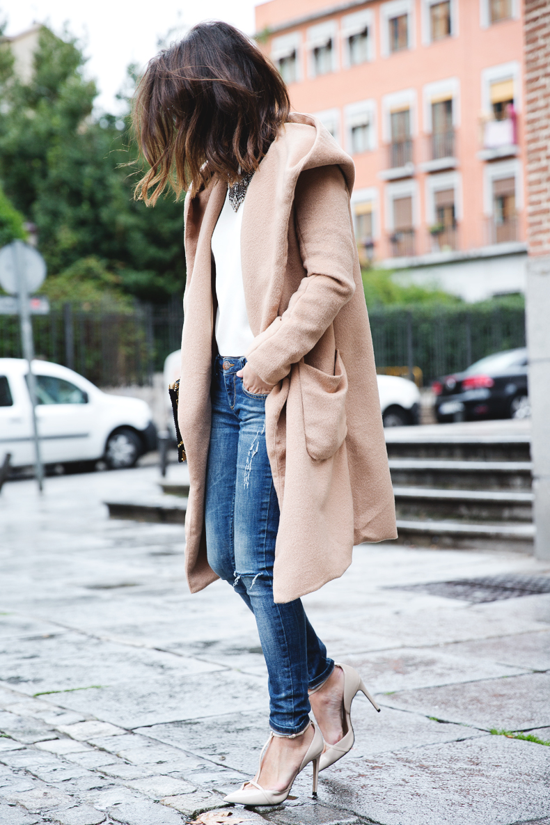 Nude_Coat-Ripped_Jeans-White-Street_Style-Outfit-Collage_Vintage-4