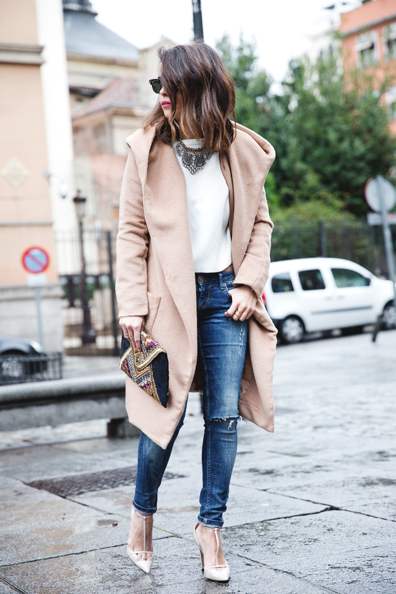 Nude_Coat-Ripped_Jeans-White-Street_Style-Outfit-Collage_Vintage-10