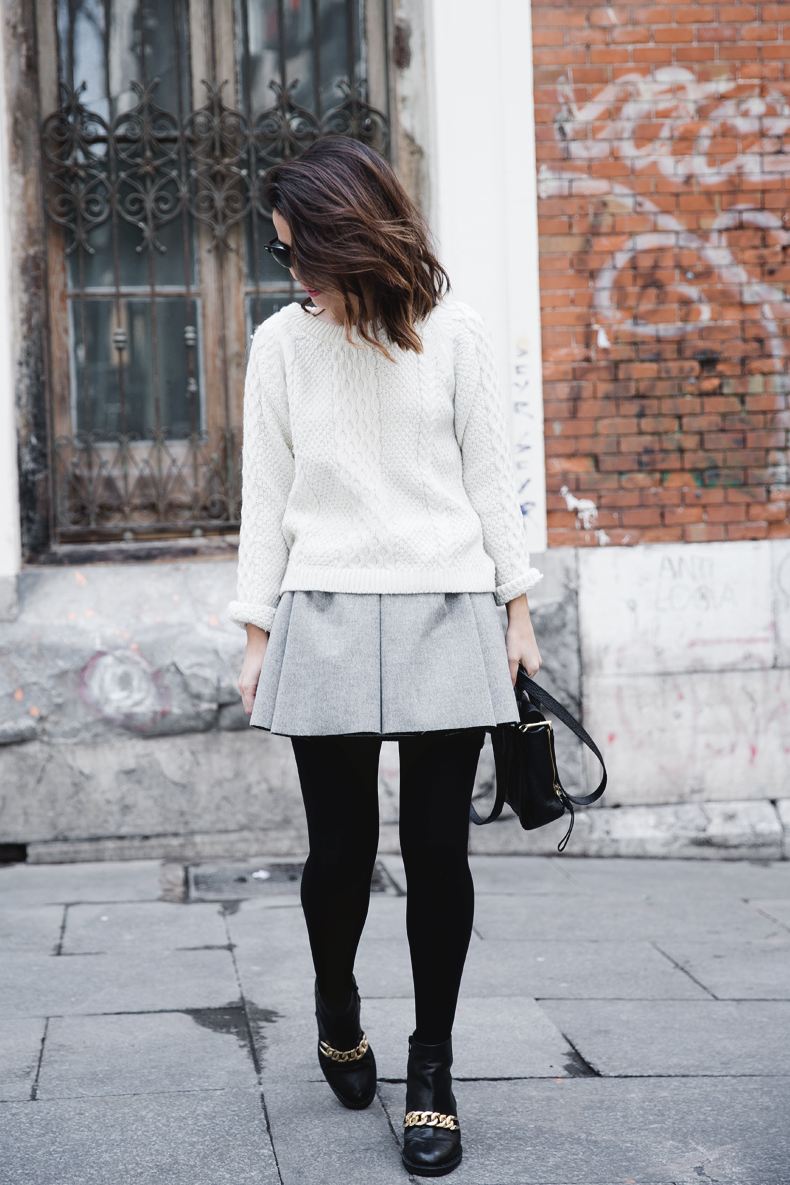 Grey_Skirt-White_Knit-Street_Style-Chained_Booties-Outfit-29