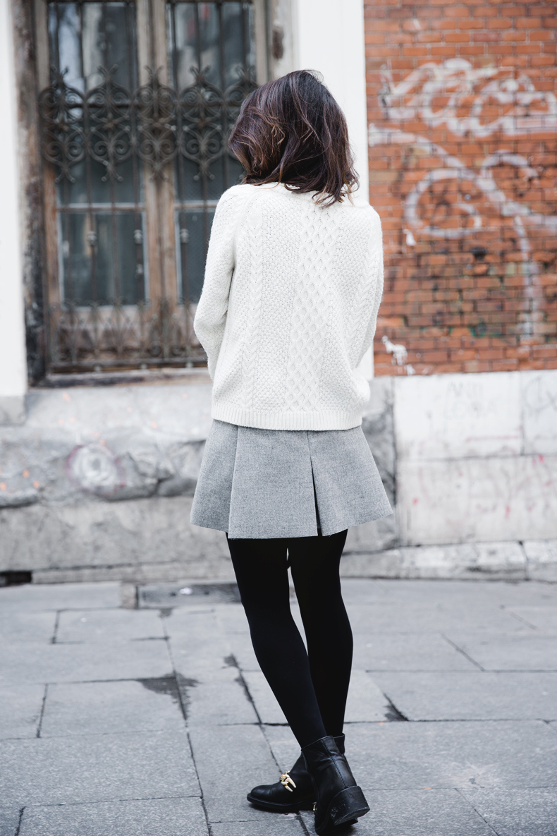Grey_Skirt-White_Knit-Street_Style-Chained_Booties-Outfit-28