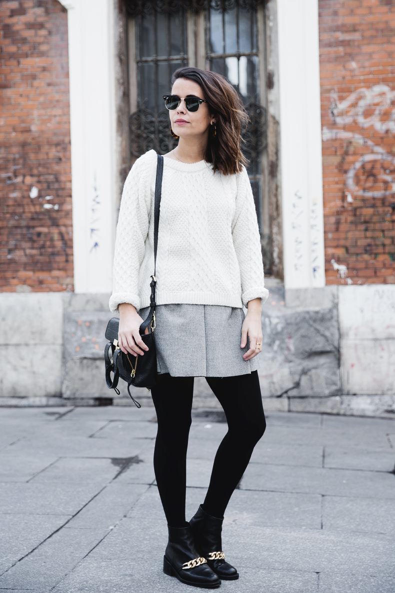 Grey_Skirt-White_Knit-Street_Style-Chained_Booties-Outfit-42