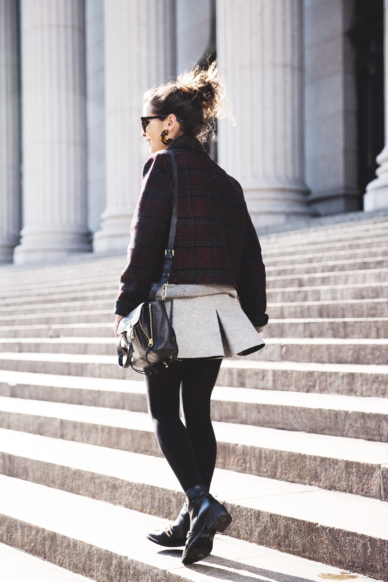 GRey_Skirt-Plaid_Jacket-Chain_Boots-Outfit-street_Style-8