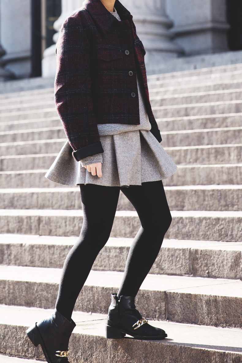 GRey_Skirt-Plaid_Jacket-Chain_Boots-Outfit-street_Style-2