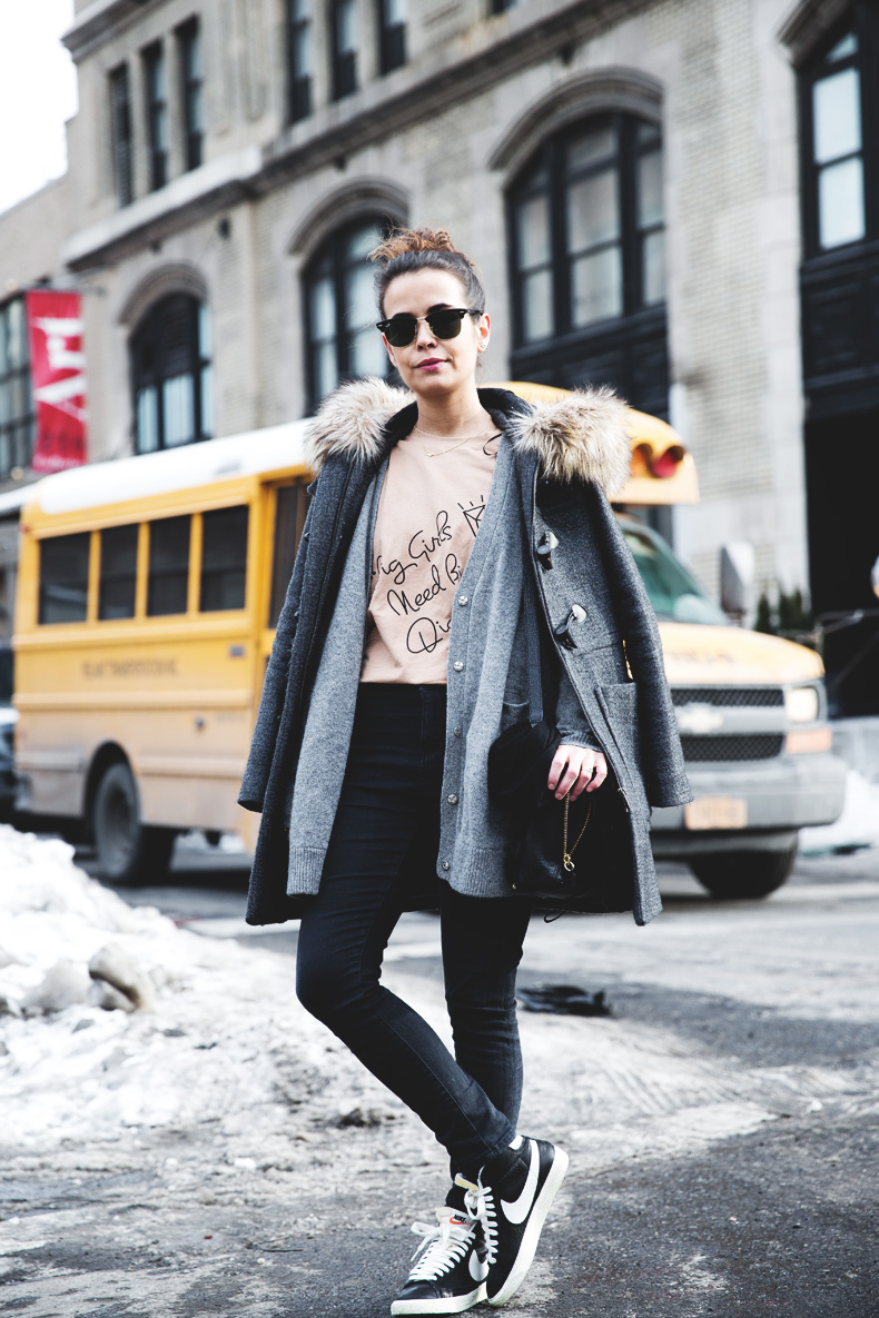 Sarenza-Sneakers-Jeans-Cardigan-Outfit-Street_Style-NYFW-13