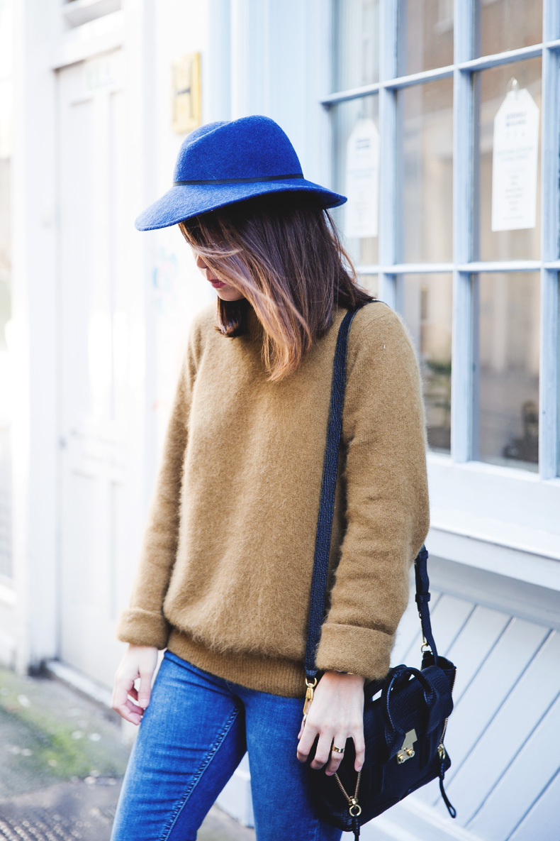 Blue_Hat-OLive_Jumper-Jeans-London-LFW-Street_Style-Outfit-29