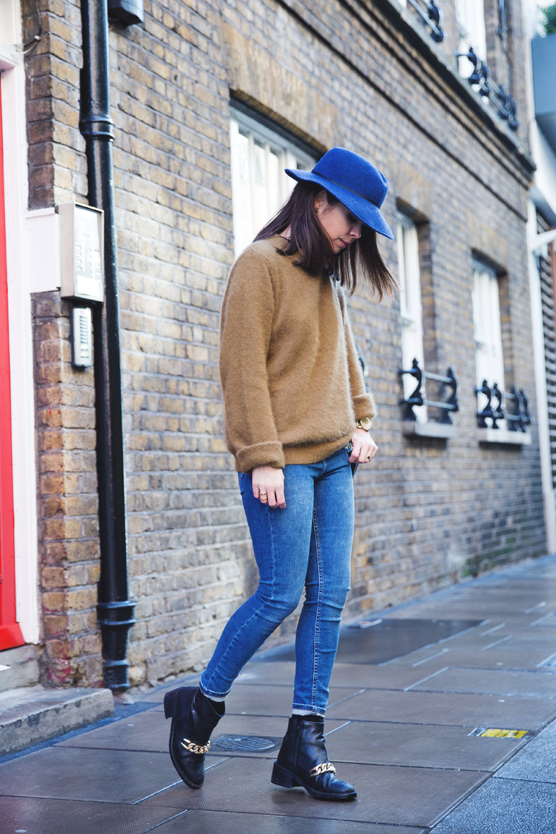Blue_Hat-OLive_Jumper-Jeans-London-LFW-Street_Style-Outfit-39