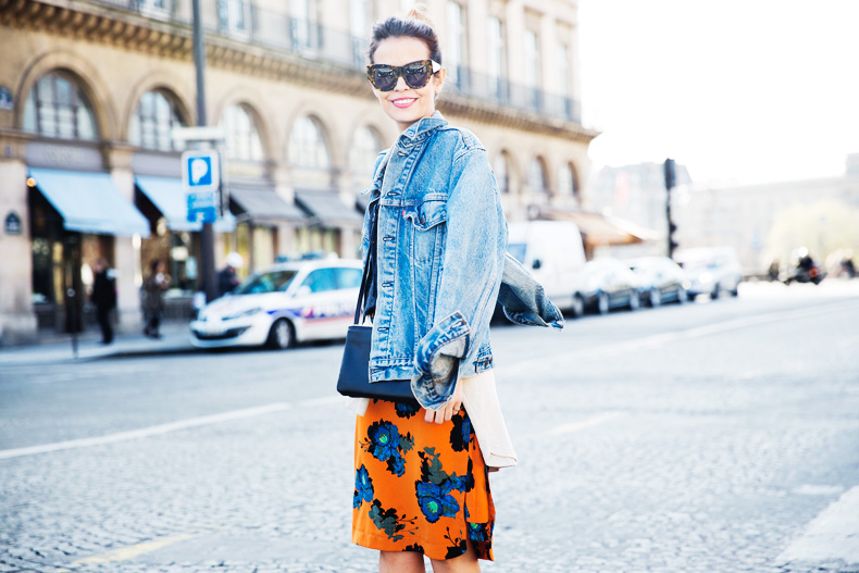 floral_skirt-topshop-orange-denim_jacket-street_style-pfw-outfit-karen_walker-celine-trio_bag-42
