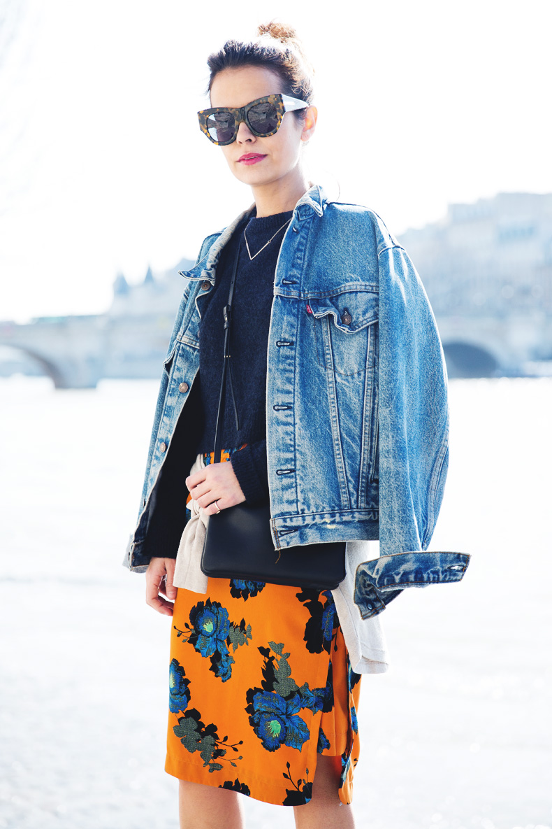 floral_skirt-topshop-orange-denim_jacket-street_style-pfw-outfit-karen_walker-celine-trio_bag-7