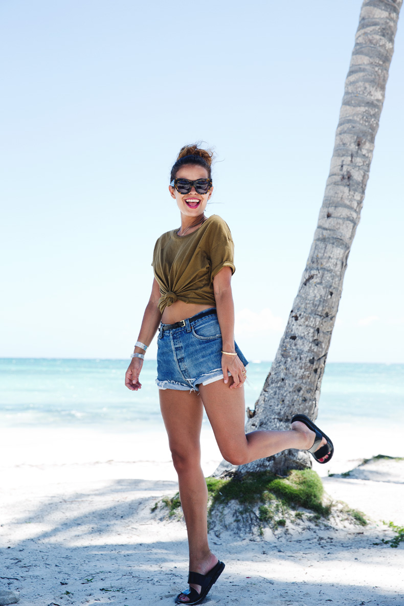 levis_shorts-beach_outfit-summer-street_style-outfit-14