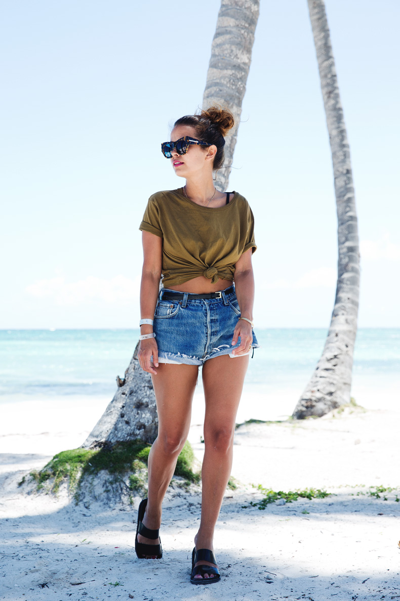 levis_shorts-beach_outfit-summer-street_style-outfit-22