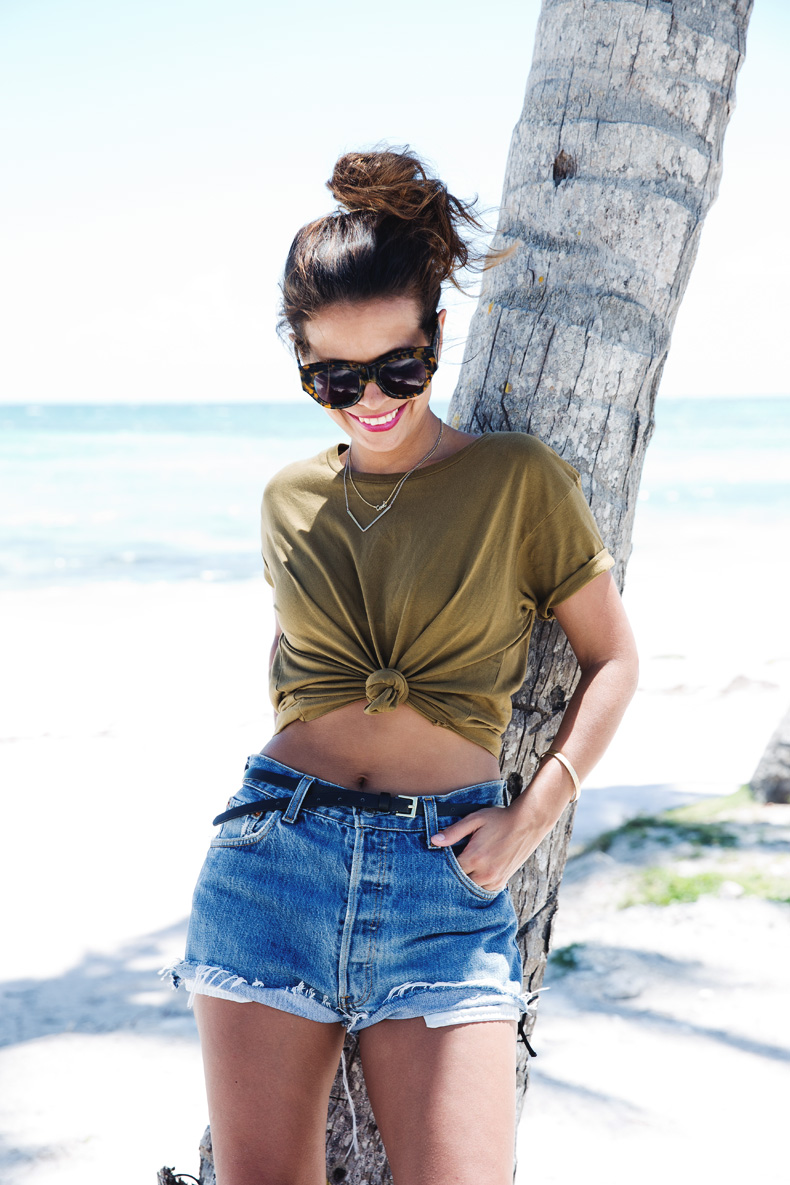 levis_shorts-beach_outfit-summer-street_style-outfit-8