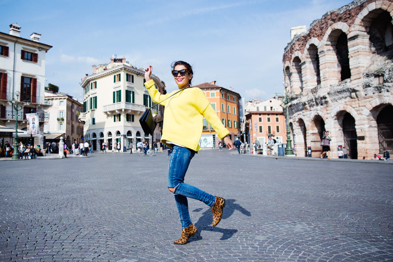 Yellow_Sweater-Ripped_Jeans-Leopard_Boots-Street_Style-Outfit-Verona-Travels-55