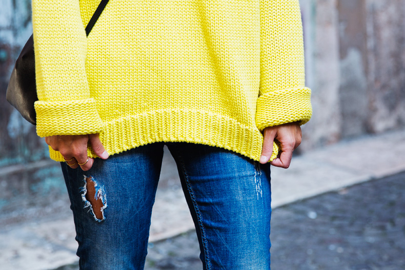 Yellow_Sweater-Ripped_Jeans-Leopard_Boots-Street_Style-Outfit-Verona-Travels-47