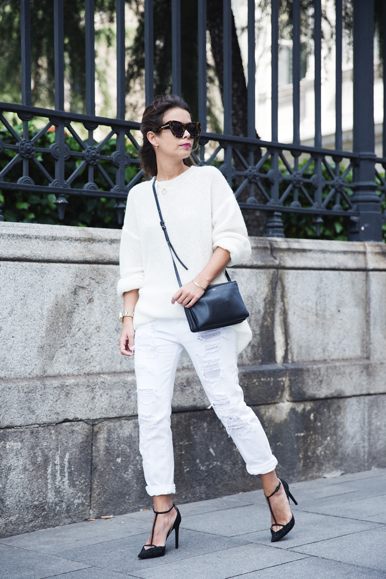 White_Ripped_Jeans-Outfit-Celine-Street_Style-22