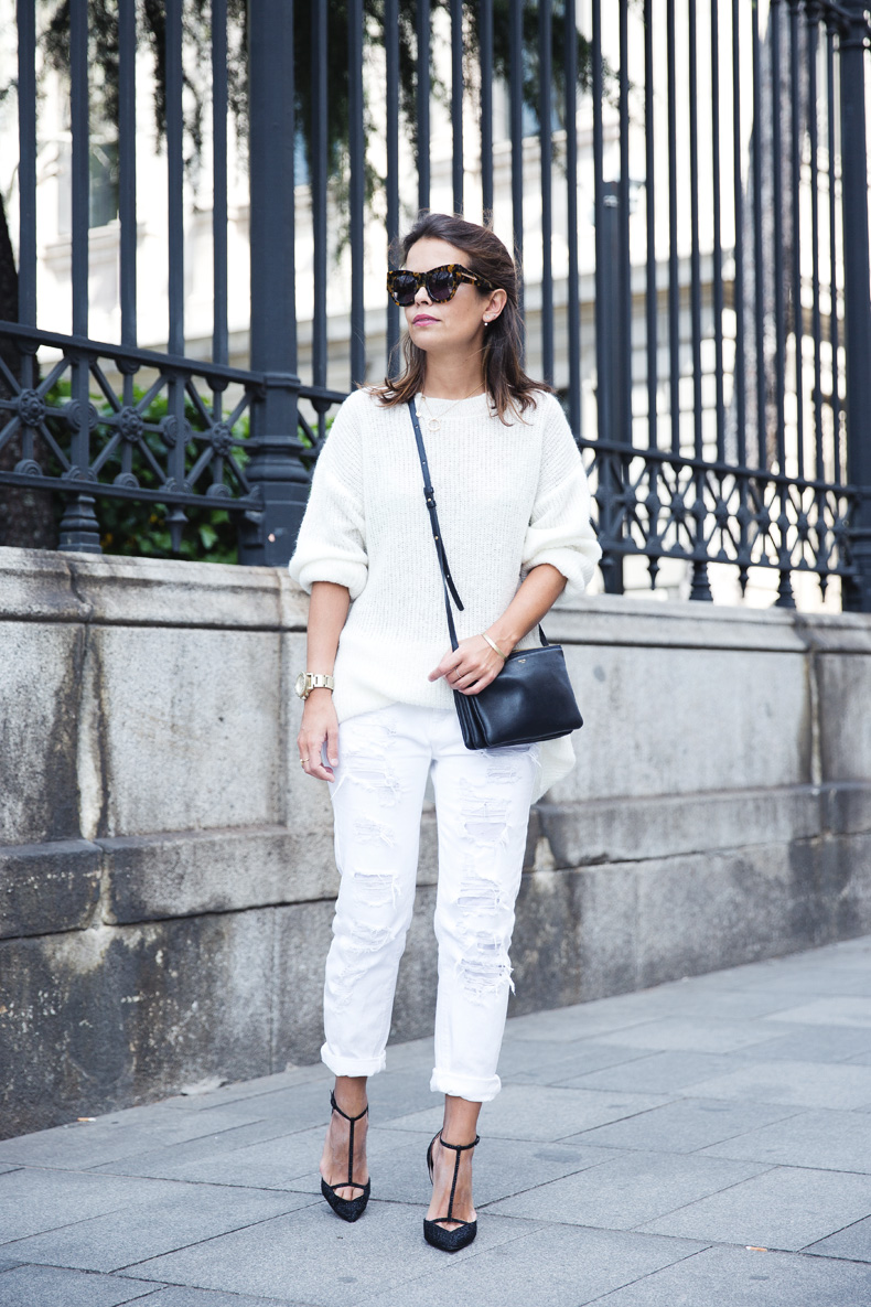 White_Ripped_Jeans-Outfit-Celine-Street_Style-12