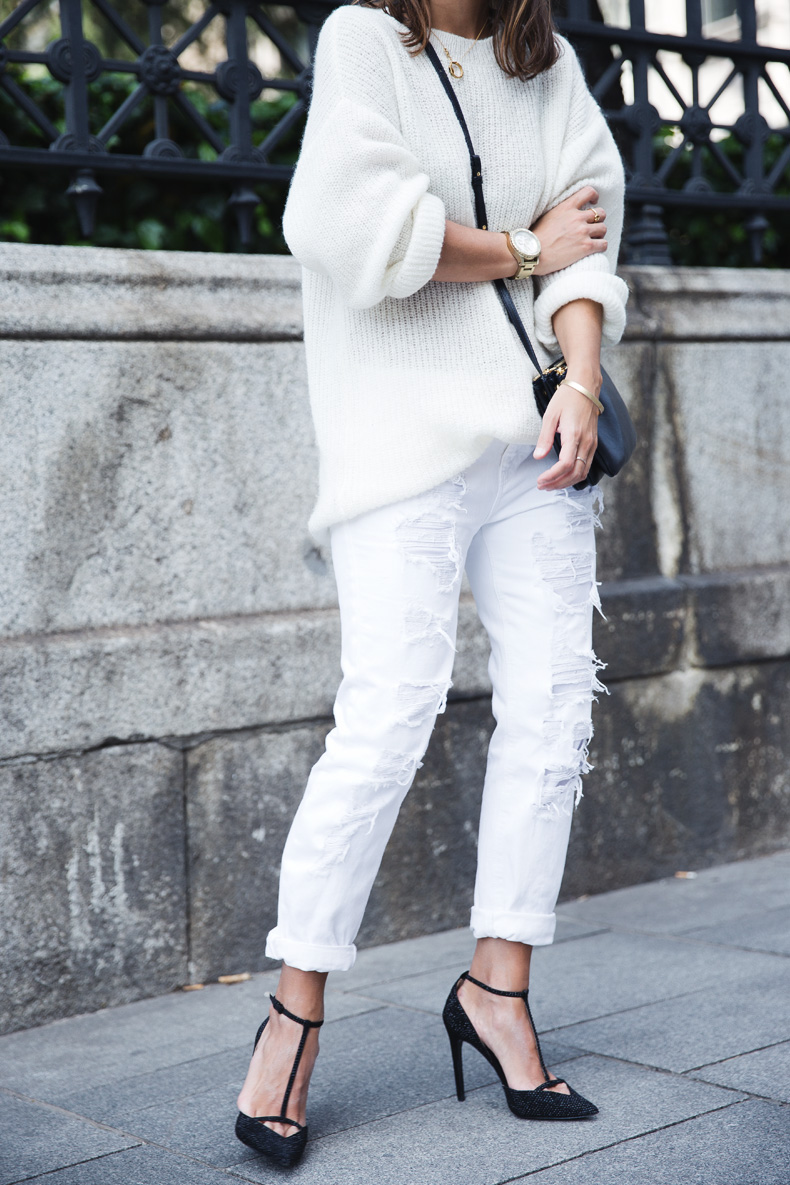 White_Ripped_Jeans-Outfit-Celine-Street_Style-35