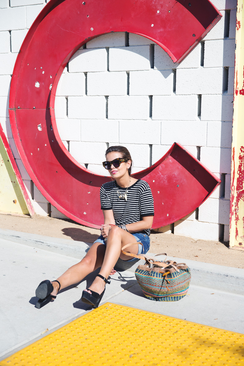 Palm-Springs-Coachella-Striped_Shirt-Urban_Outfitters-Outfit-Street_Style-Vintage_Levis-7