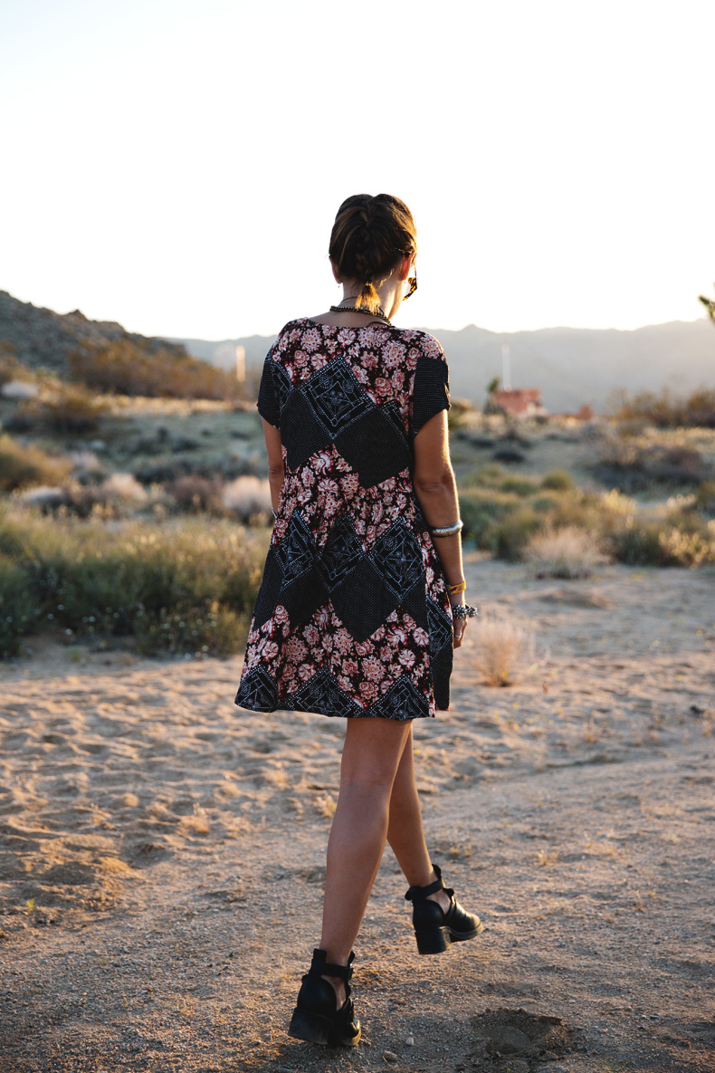 Joshua_tree-Coachella_2014-Festival_Outfit-Floral_Dress-Cut_Out_Boots-Braid-Desert-6