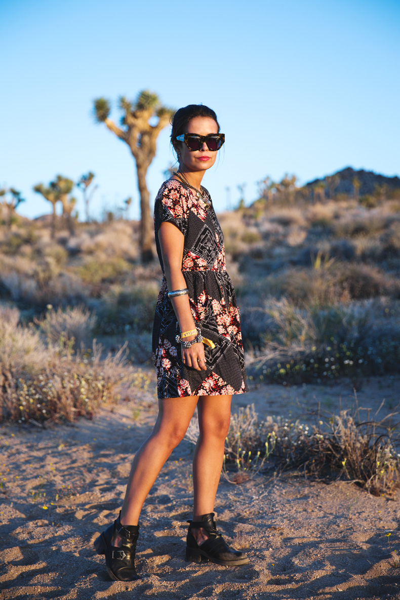 Joshua_tree-Coachella_2014-Festival_Outfit-Floral_Dress-Cut_Out_Boots-Braid-Desert-5