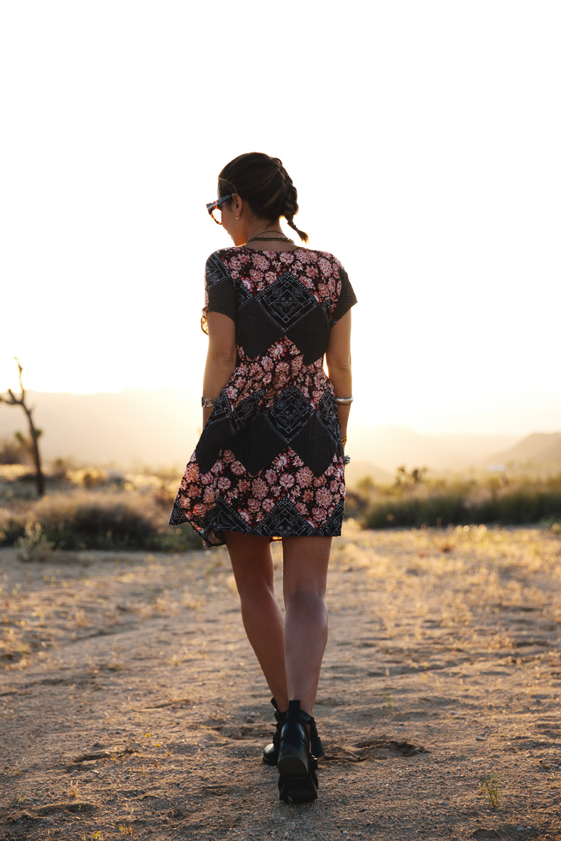 Joshua_tree-Coachella_2014-Festival_Outfit-Floral_Dress-Cut_Out_Boots-Braid-Desert-10