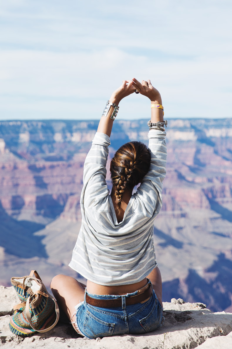 Grand_Canyon-Arizona-Shorts_Levis-Striped_Top-COnverse-Outfit-Denim-2