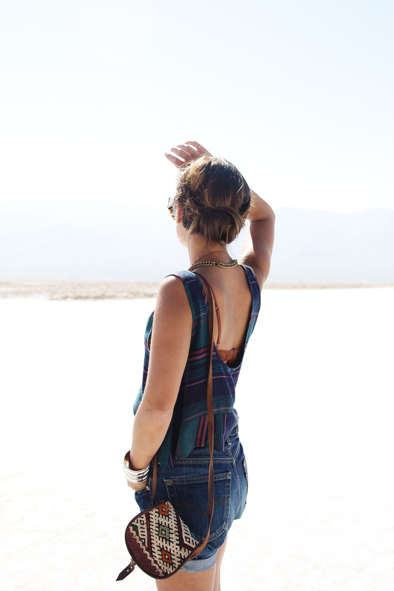 Death_Valley-Road_Trip-Urban_Outfitters-Levis-Braid-Hairdo-Collagevintage-2