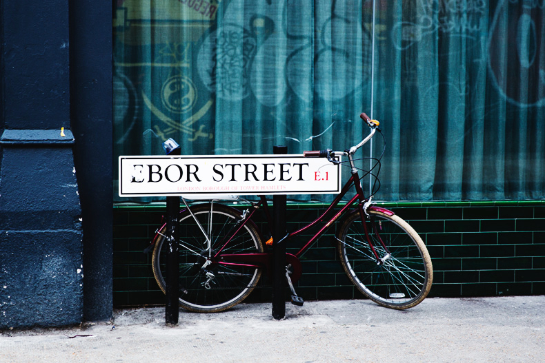 BOX_PARK_London-Denim_Double-Topshop-Cut_Out_Boots-Street_Style-Outfit-61
