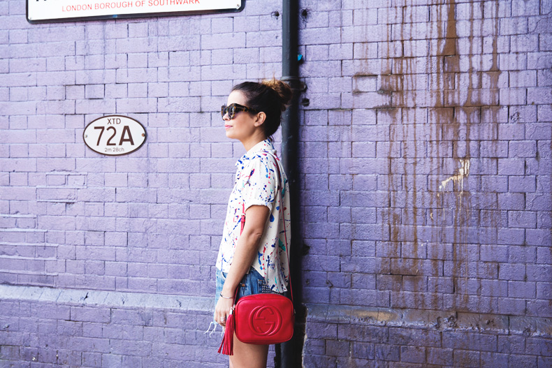 Painted_Shirt-Levis_Shorts-Birks-outfit-London-Street_Style-28