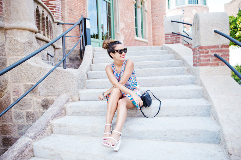 Loversandfriends_Dress-080_Barcelona-White_Sandals-MII_Seat-Streetstyle-Outfit-32