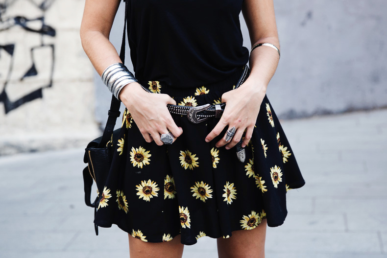 Girasoles-Falda-Outfit-Black-Collage_Vintage-Street_Style-2812