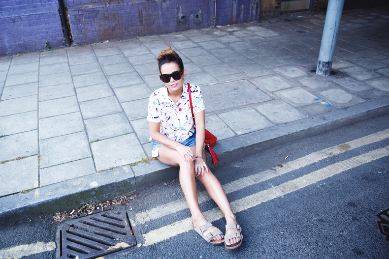 Painted_Shirt-Levis_Shorts-Birks-outfit-London-Street_Style-21