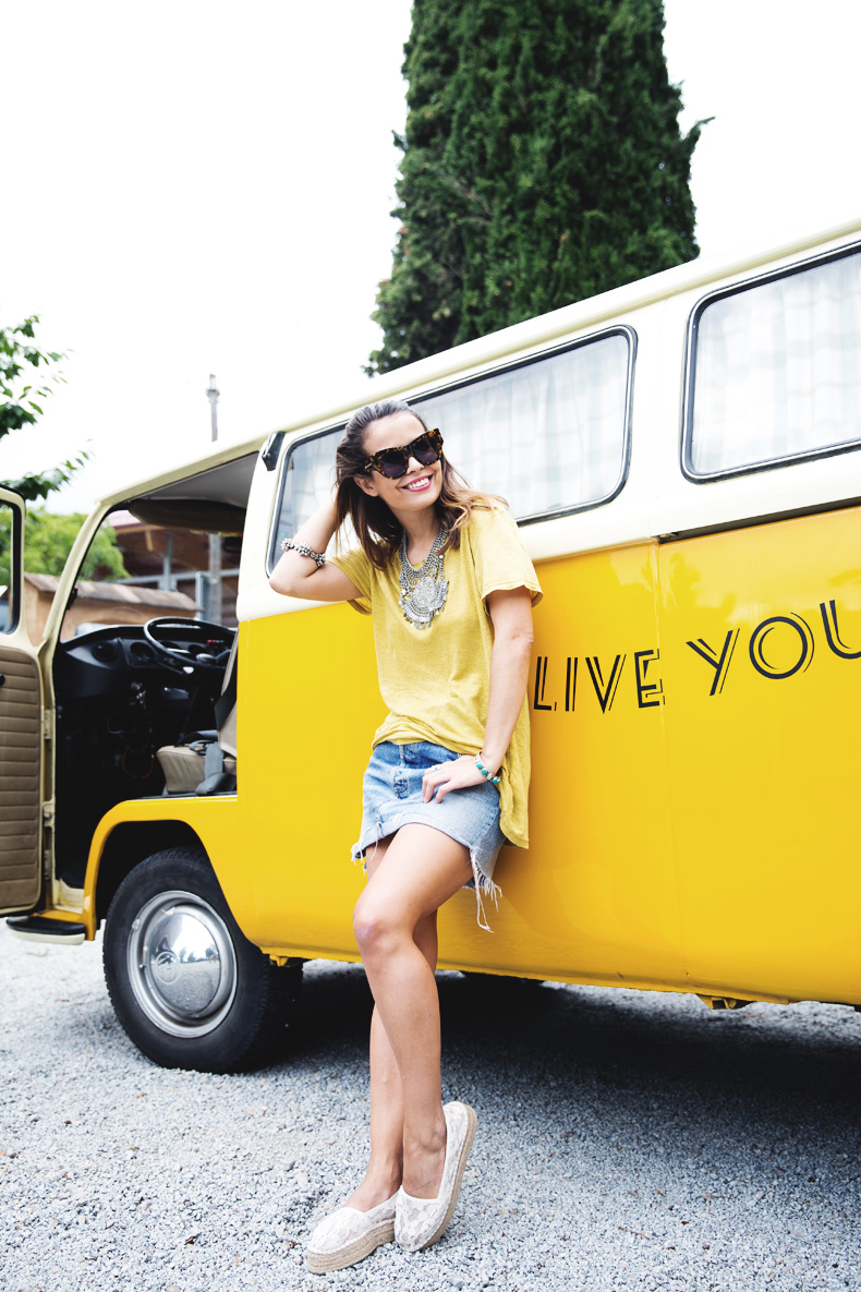 LidL_Ice_Cream-Levis_Vintage_Skirt-Yellow_Top-Espadrilles-Outfit-1