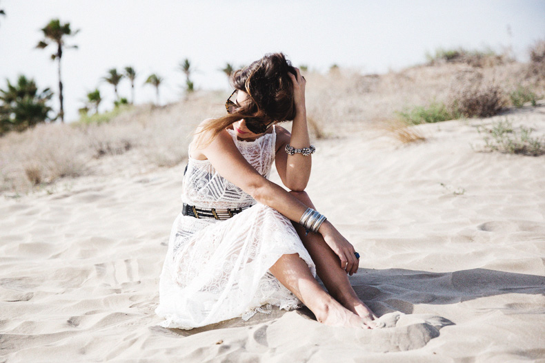 Lace_Dress-Free_People-Beach_Outfit-Silver_Jewels-outfit-Street_style-28