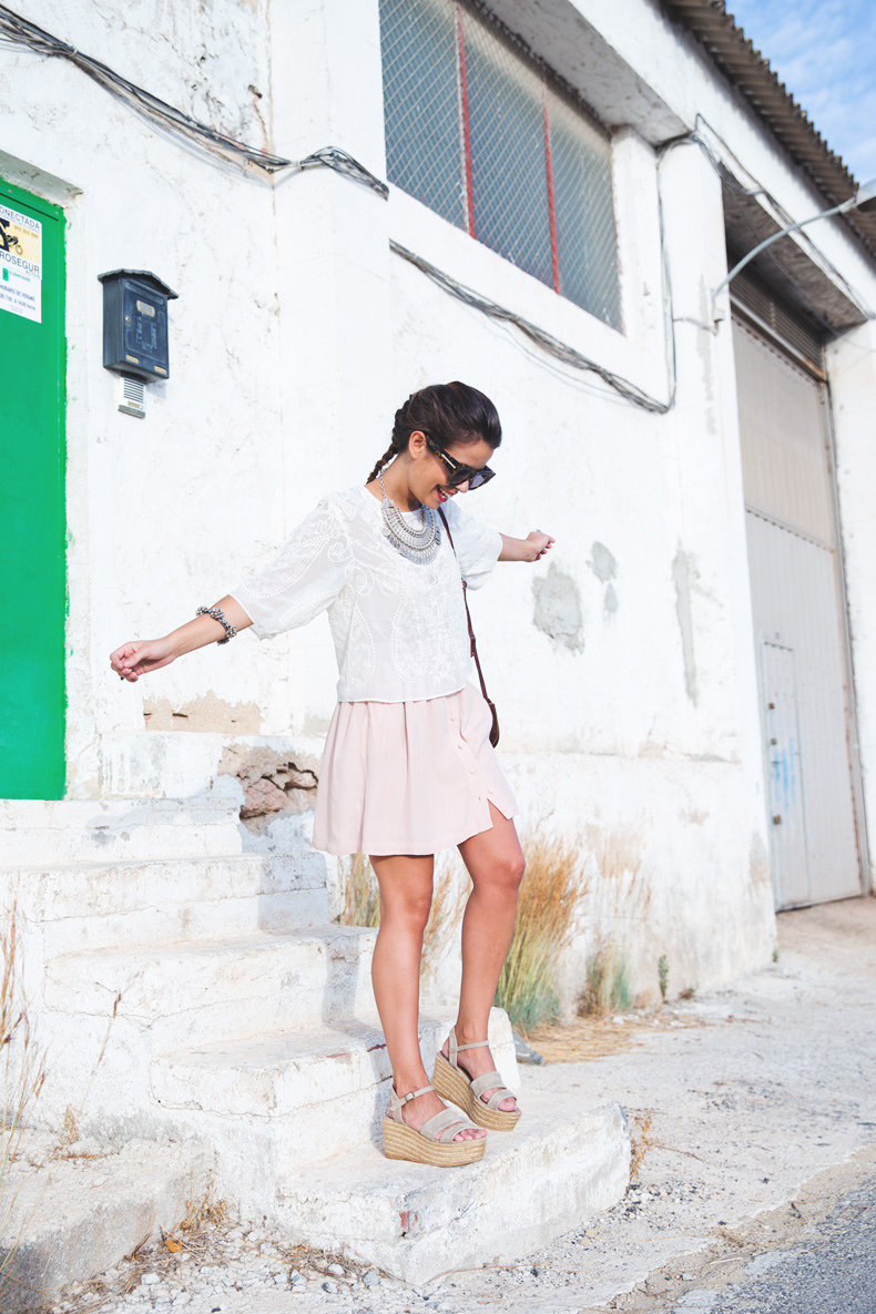 Light_Pink_Skirt-Lace_Top-Street_style-Outfit-6