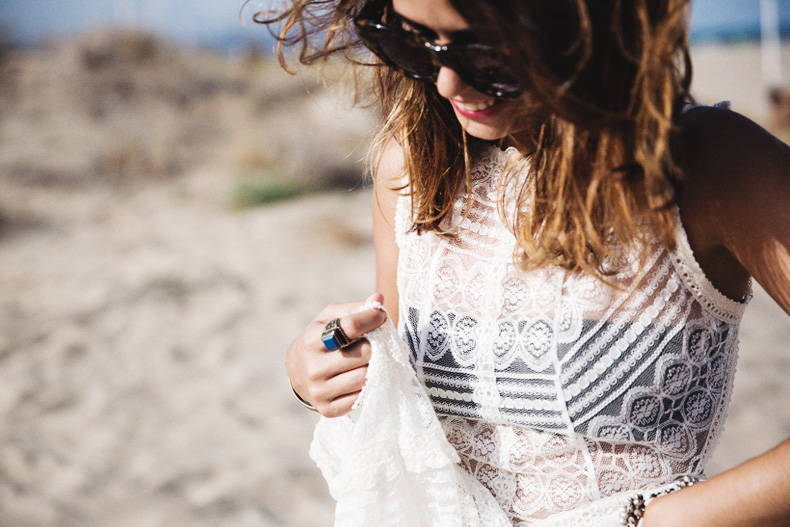 Lace_Dress-Free_People-Beach_Outfit-Silver_Jewels-outfit-Street_style-6