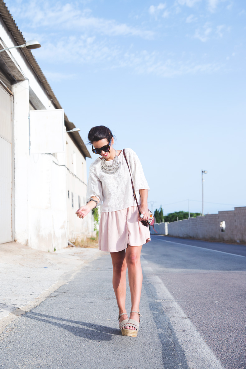 Light_Pink_Skirt-Lace_Top-Street_style-Outfit-15
