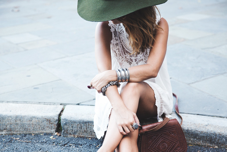 Manhattan-Lack_Of_Color_Hat-Vintage_Dress-NYC-Street_Style-Outfit-10