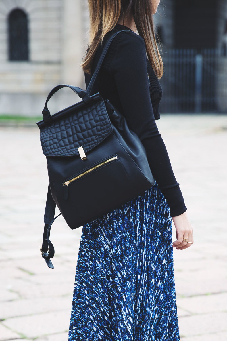 Reiss_Outfit-Midi_Pleated_Skirt-Cropped_Top-Backpack-Street_Style-MFW-16