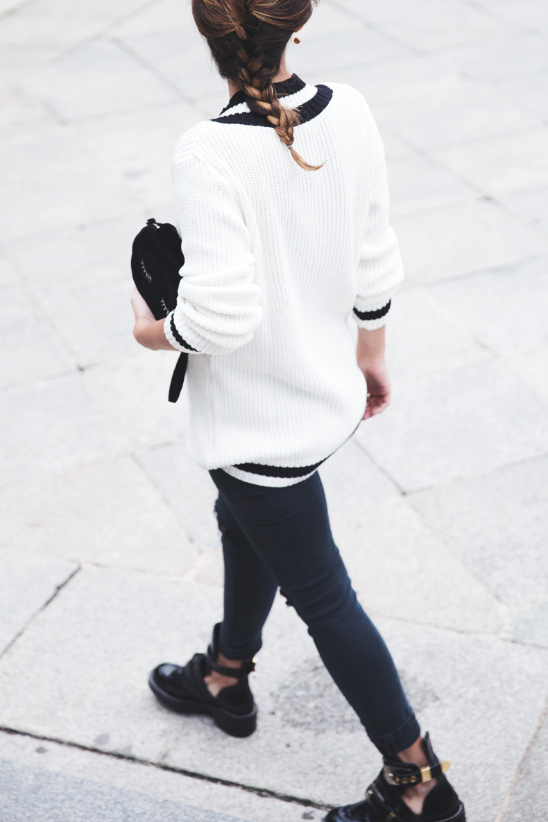 Varsity_Jersey-Black_Jeans-Balenciaga_Cut_Out_Boots-Black_Jeans-Cat_Bag-Outfit-Street_Style-26
