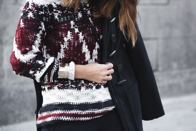 Duffle_Coat-CA-Etnich_Sweater-Loafers-Outfit-Street_Style-Celine_Trio_Bag-40