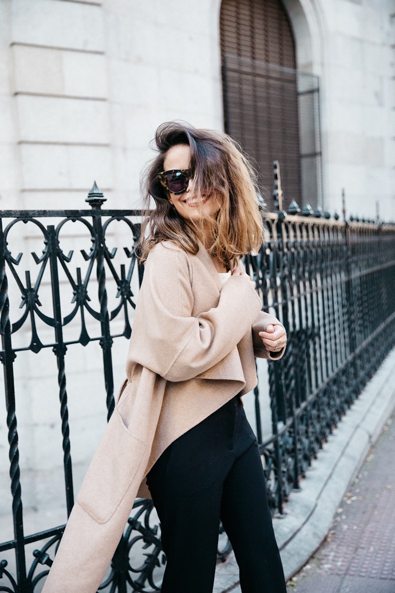 Bardot_Top-Stripes-Purificacion_Garcia_Trousers-Camel_Coat-Outfit-Street_Style-Collage_Vintage-14