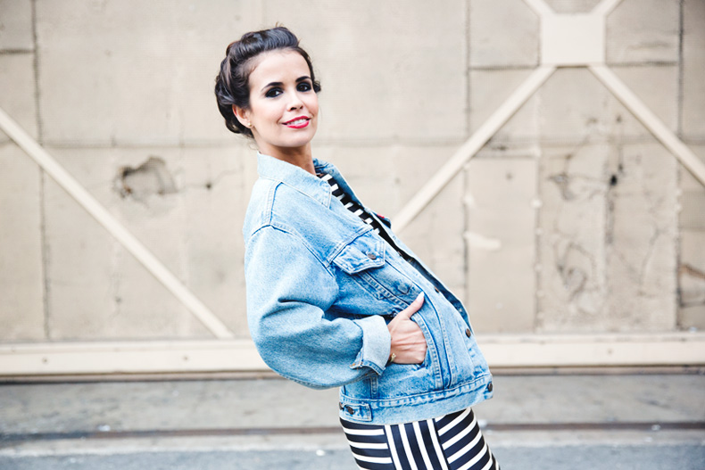Sriped_Dress-Sony_Pictures-Barkley_The_Pom-Outfit-Denim_Jacket-Street_Style-58