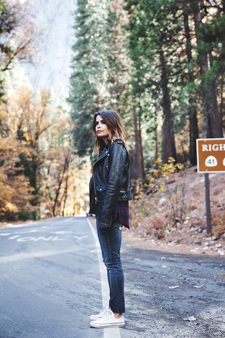 Yosemite-Jeans-Biker_Jacket-Converse-Outfit-Casual_Look-29