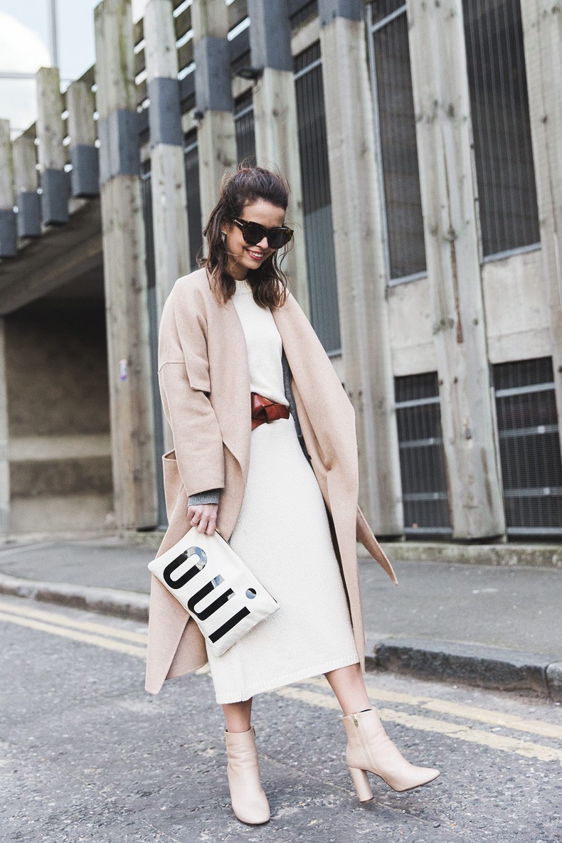 Burberry_Fall_Winter_2015-Camel_Coat-White_Dress-Nude_Booties-Clare_VIvier_OUI_Clutch-Outfit-Street_Style-LFW-London_Fashion_Week-8